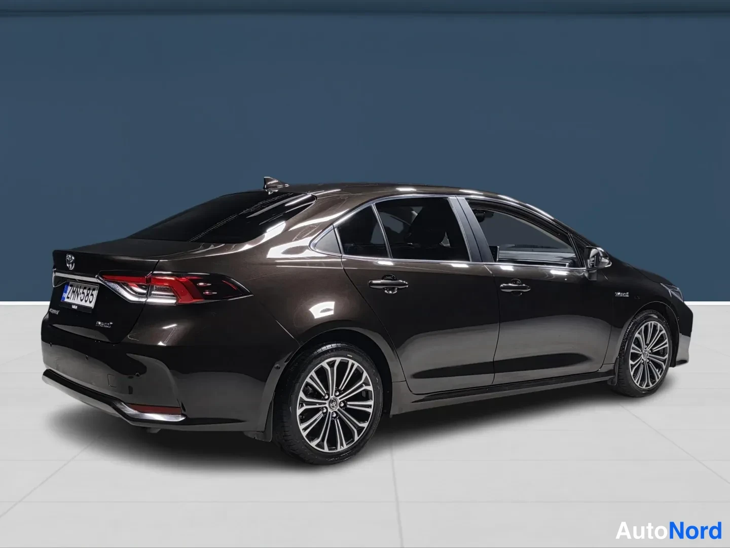 Brown Toyota Corolla 2019, rear three-quarter, photo 4