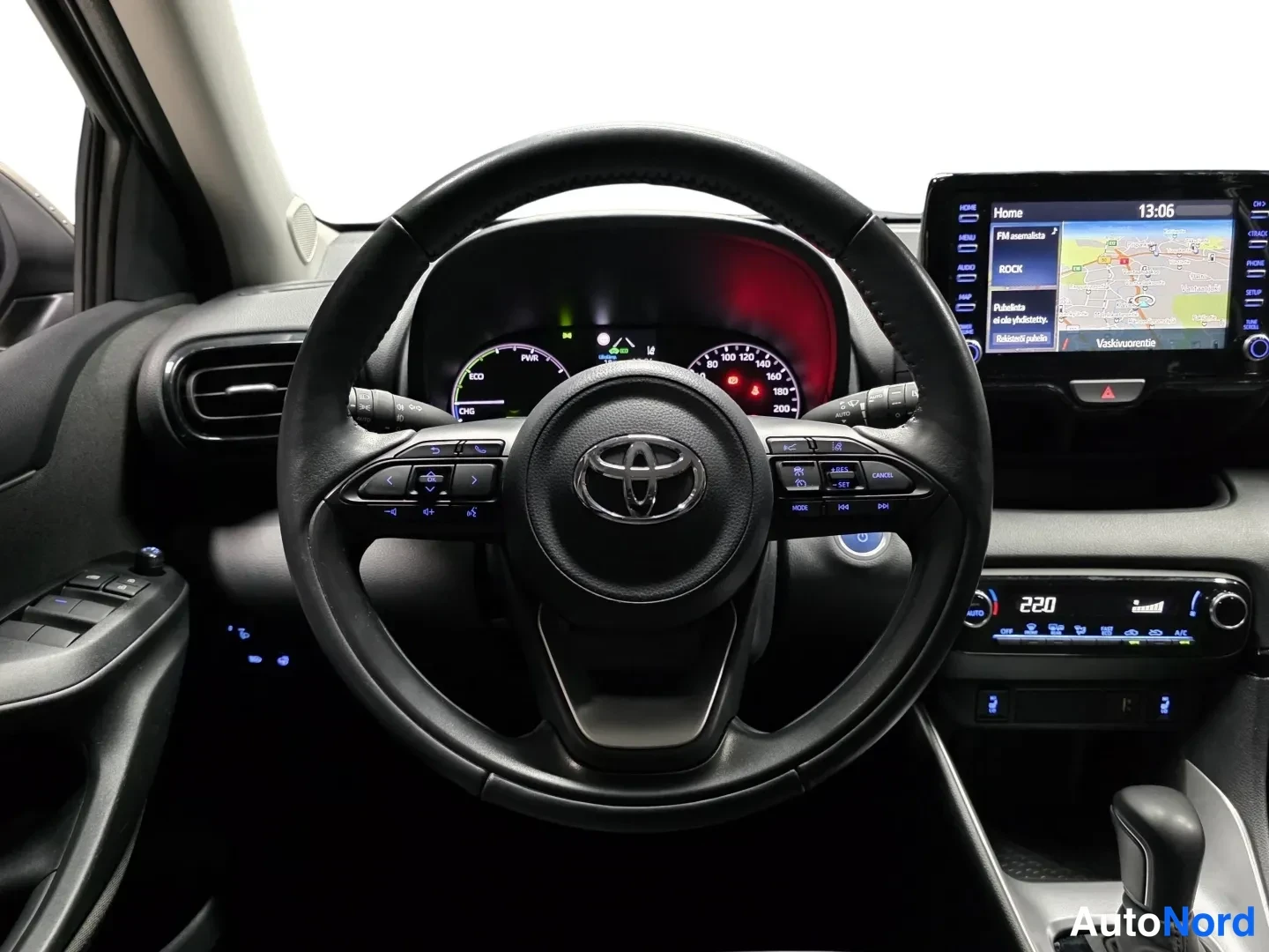 Brown Toyota Yaris 2023, photo 14