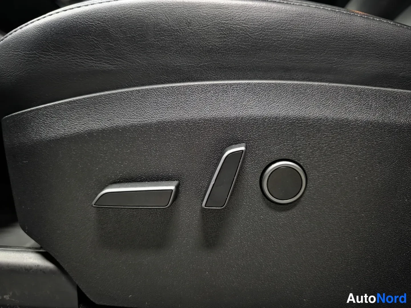 Grey Tesla Model Y 2023, photo 15