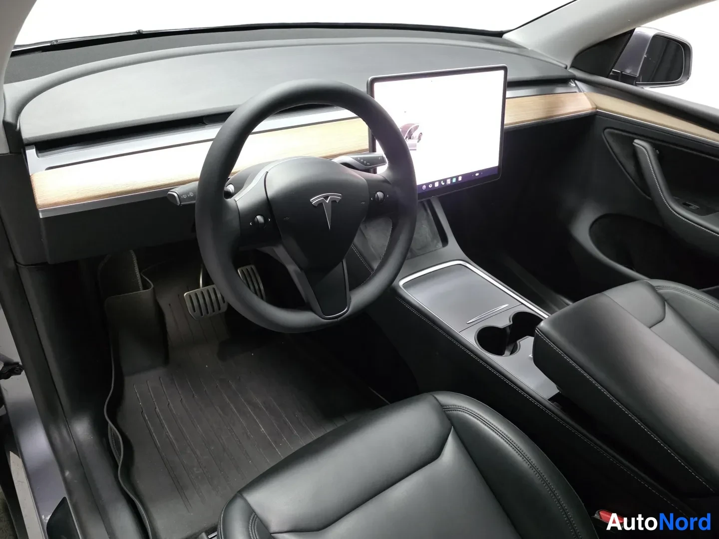Grey Tesla Model Y 2023, photo 10