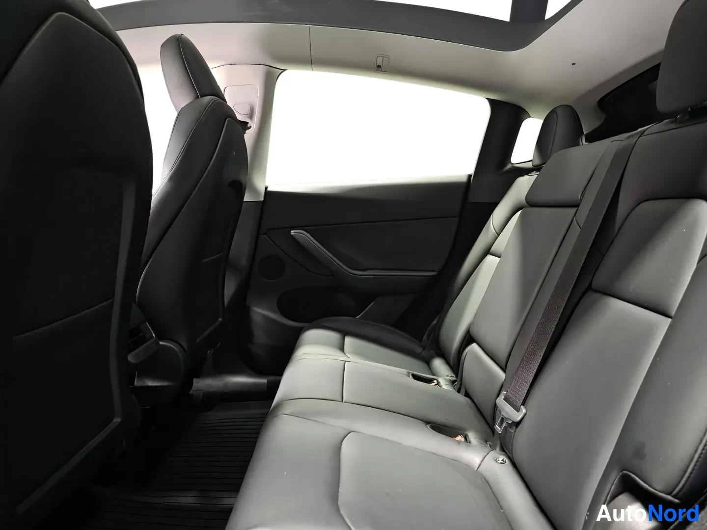 Grey Tesla Model Y 2023, photo 11