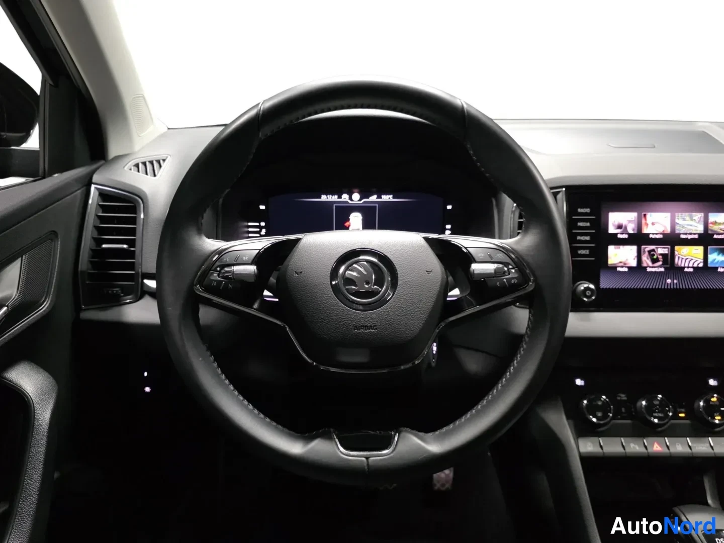 Black Skoda Karoq 2021, photo 12