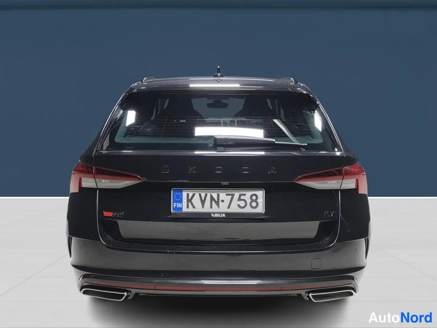 Black Skoda Octavia 2024, rear, photo 6