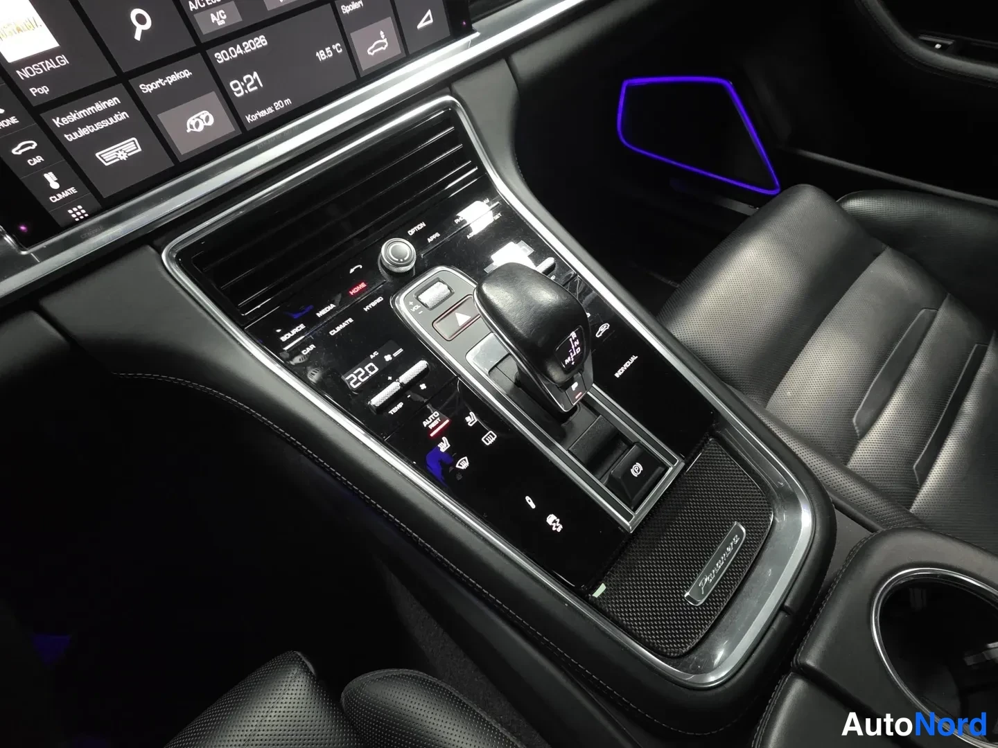 Black Porsche Panamera 2018, photo 17