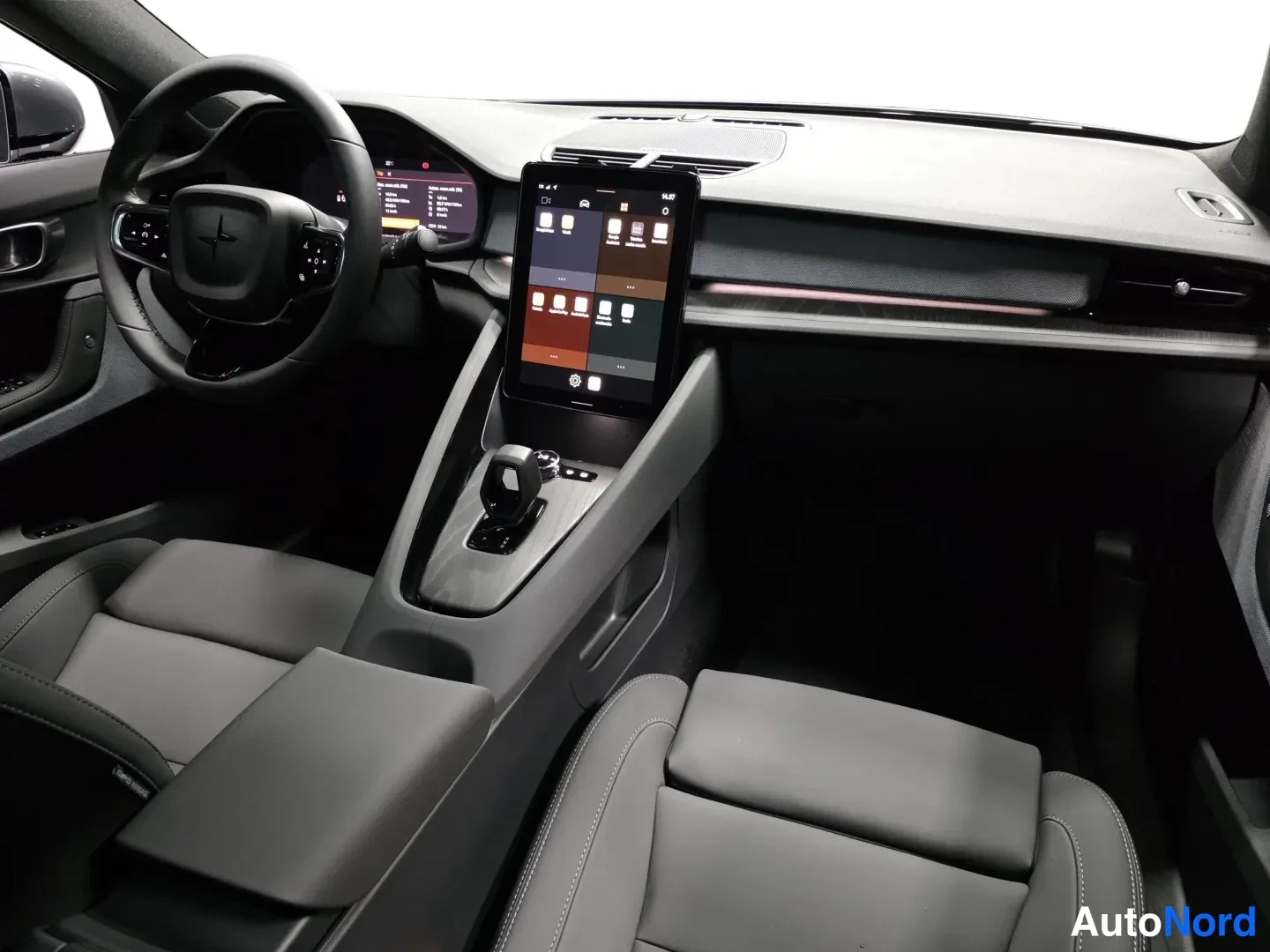 Grey Polestar 2 2026, photo 15