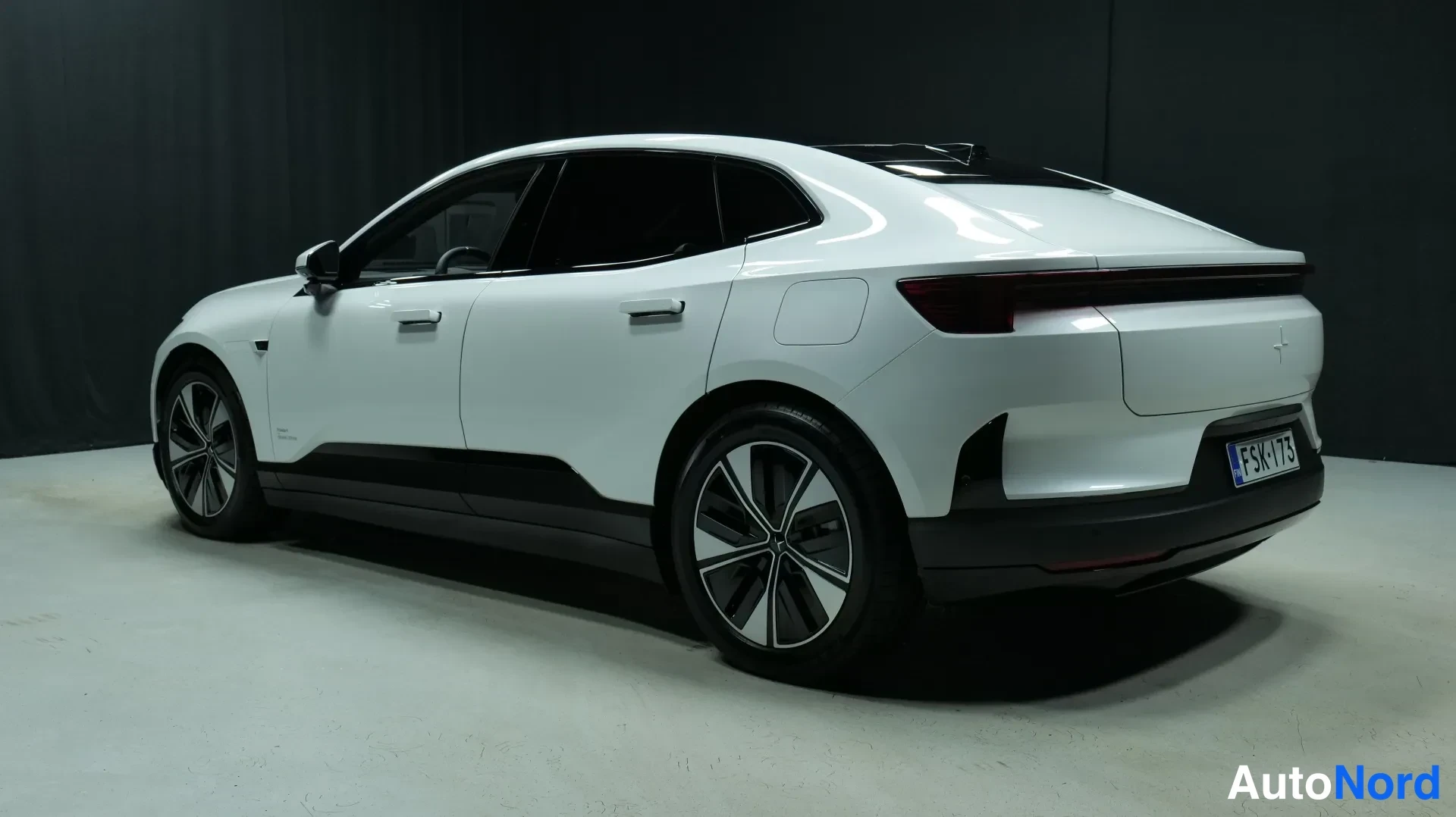 White Polestar 4 2026, rear three-quarter, photo 3