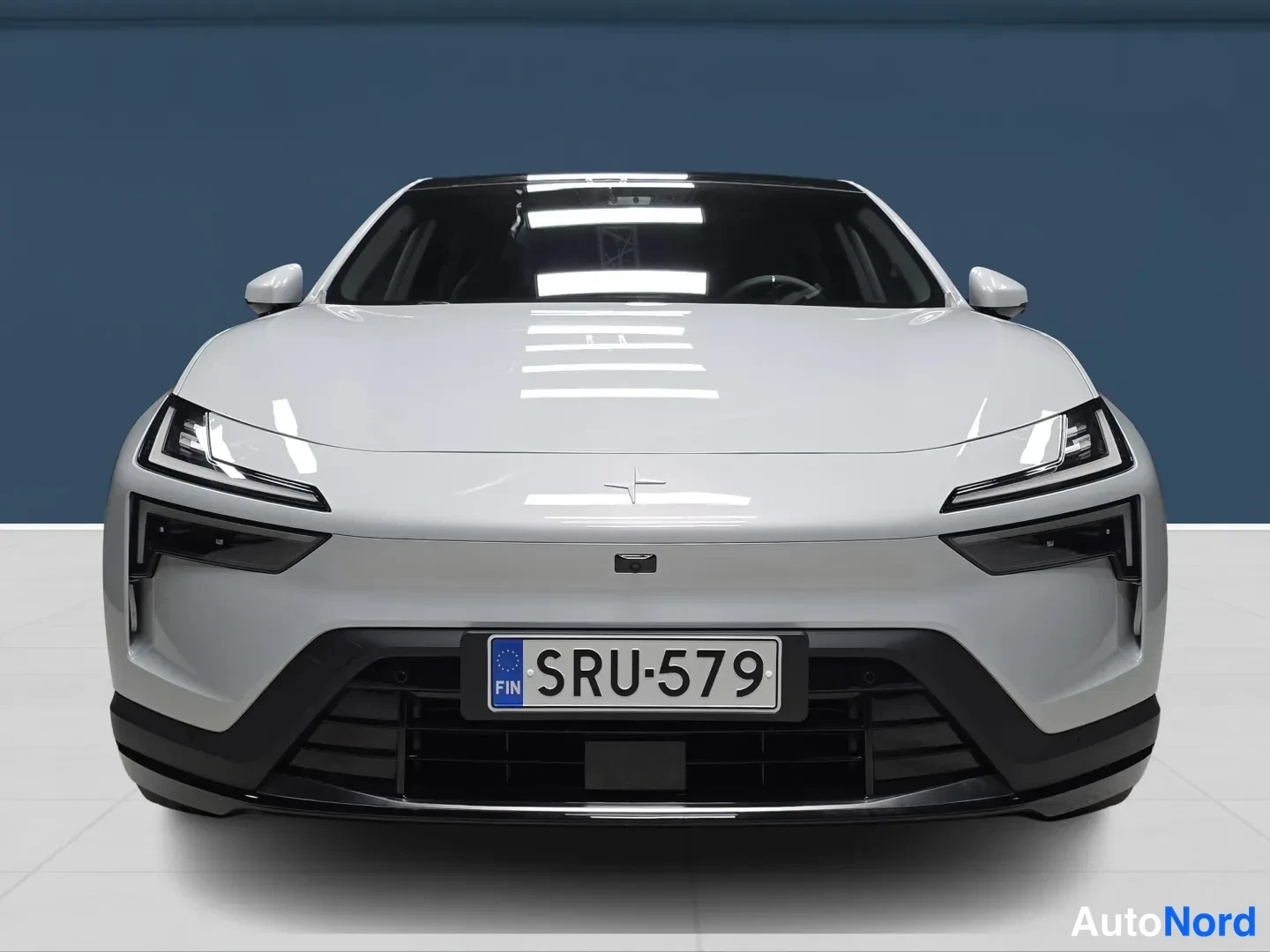 Grey Polestar 4 2026, front, photo 3
