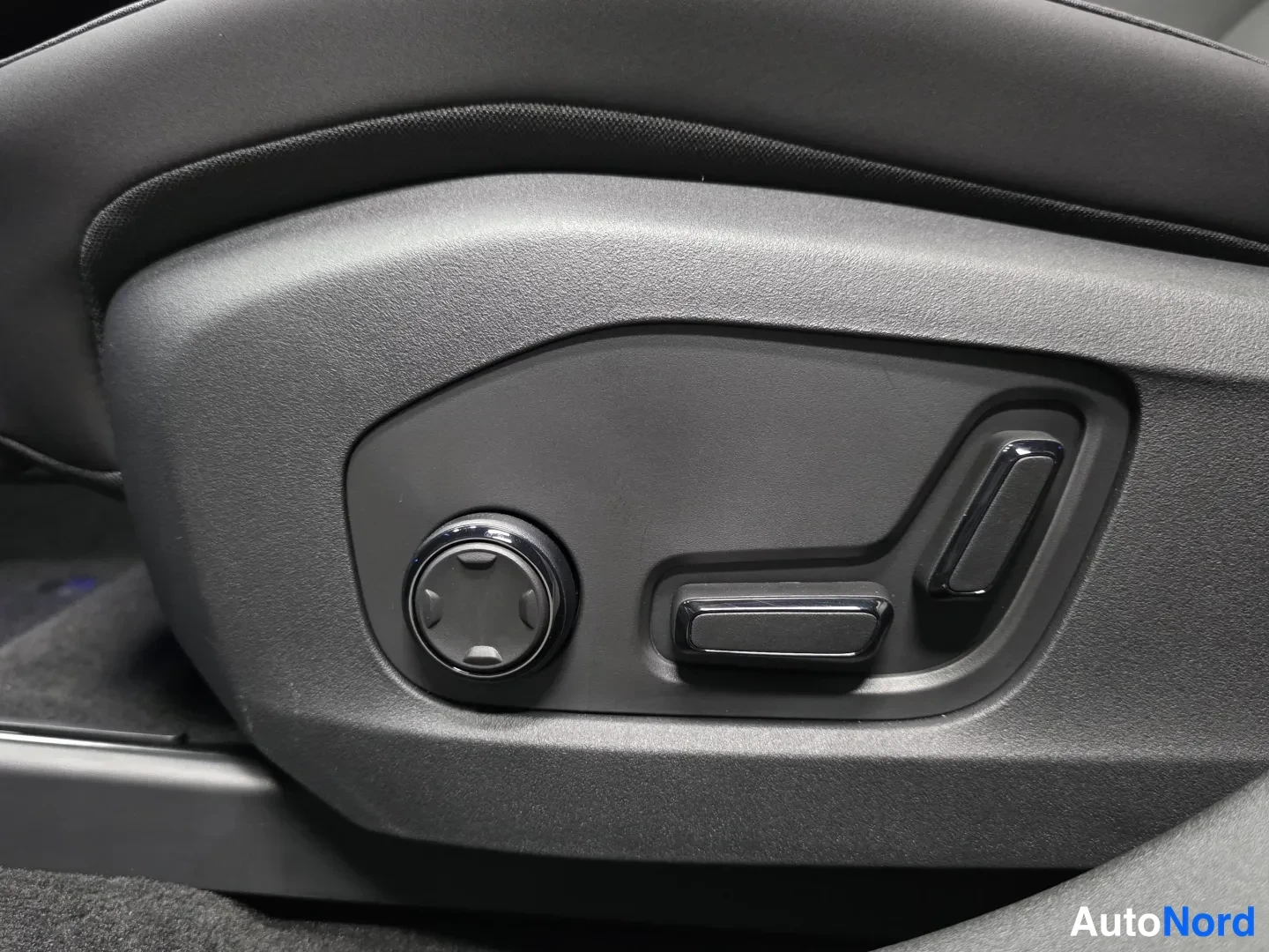 Grey Polestar 4 2026, photo 13