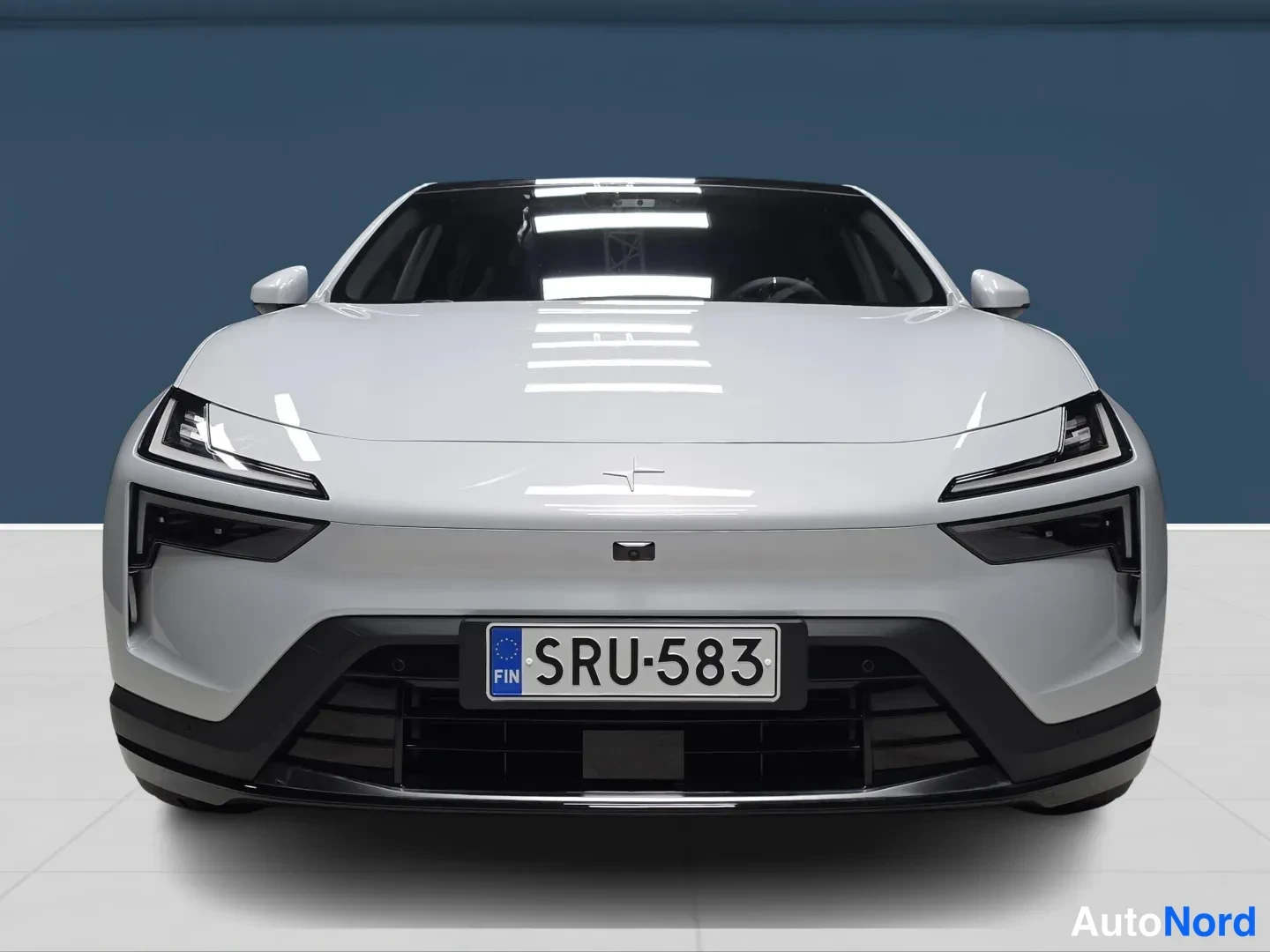 Grey Polestar 4 2026, front, photo 3