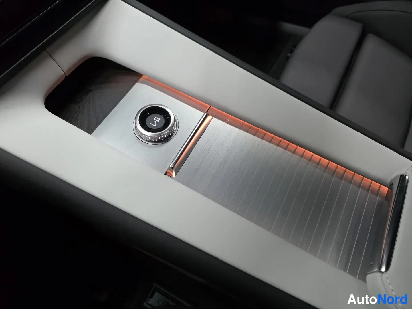 Grey Polestar 4 2026, photo 17