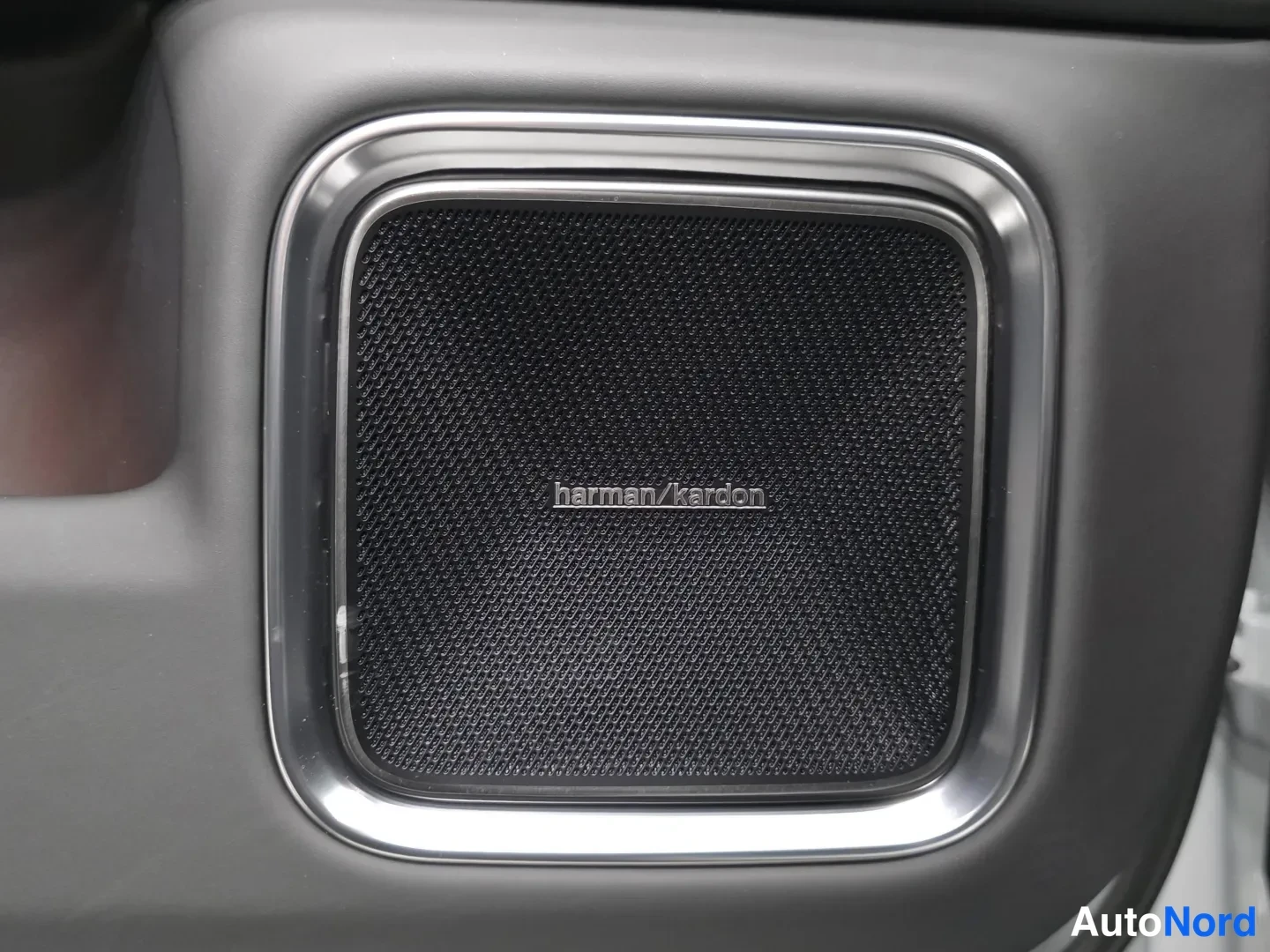 Grey Polestar 4 2026, photo 18