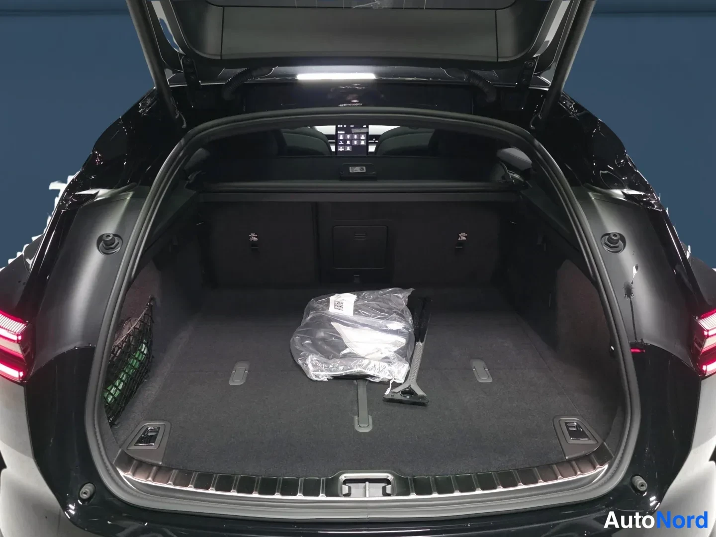 Black Polestar 3 2026, rear, photo 7