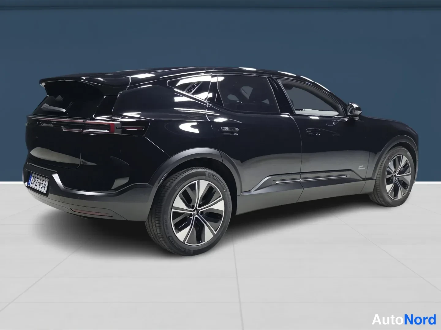 Black Polestar 3 2026, rear three-quarter, photo 4