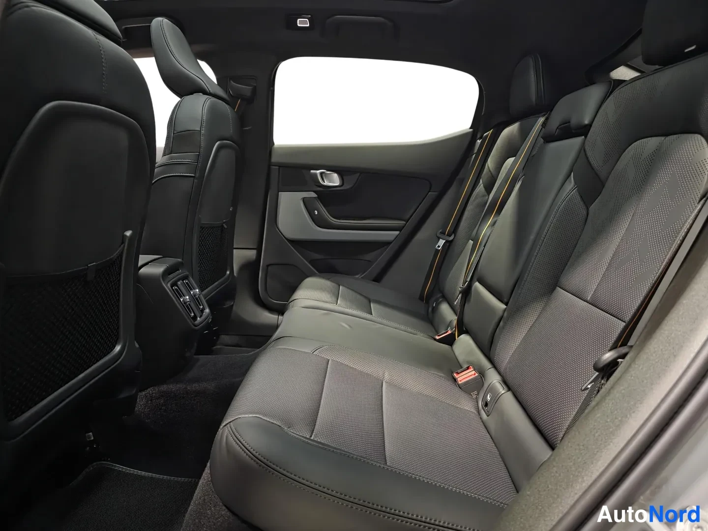 Grey Polestar 2 2026, photo 10