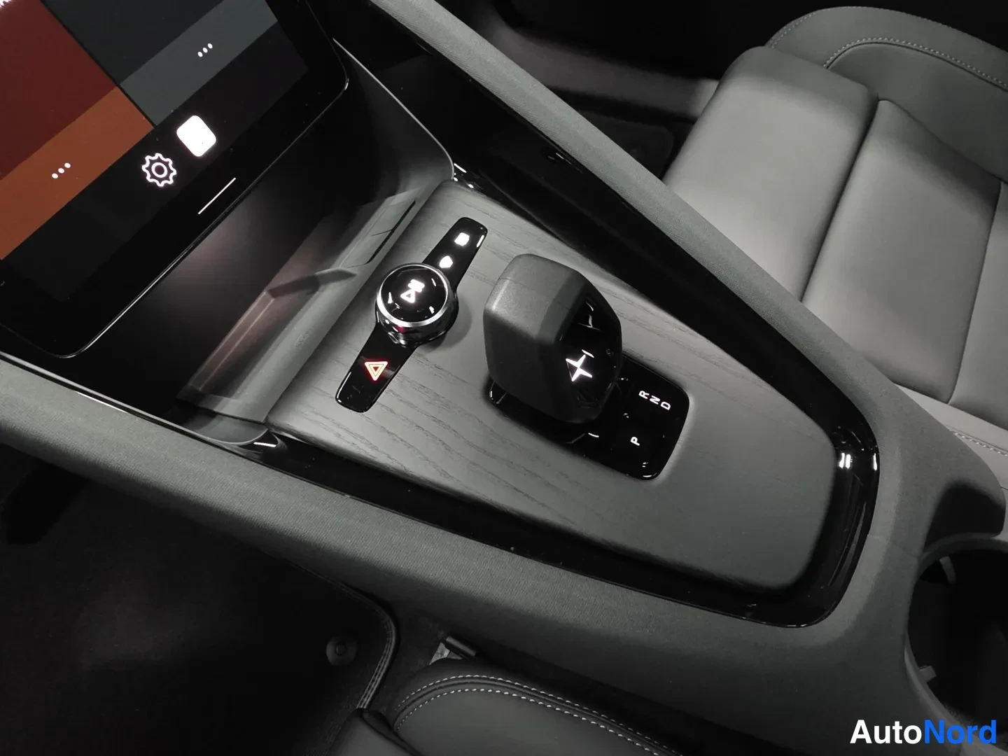 Blue Polestar 2 2026, photo 13