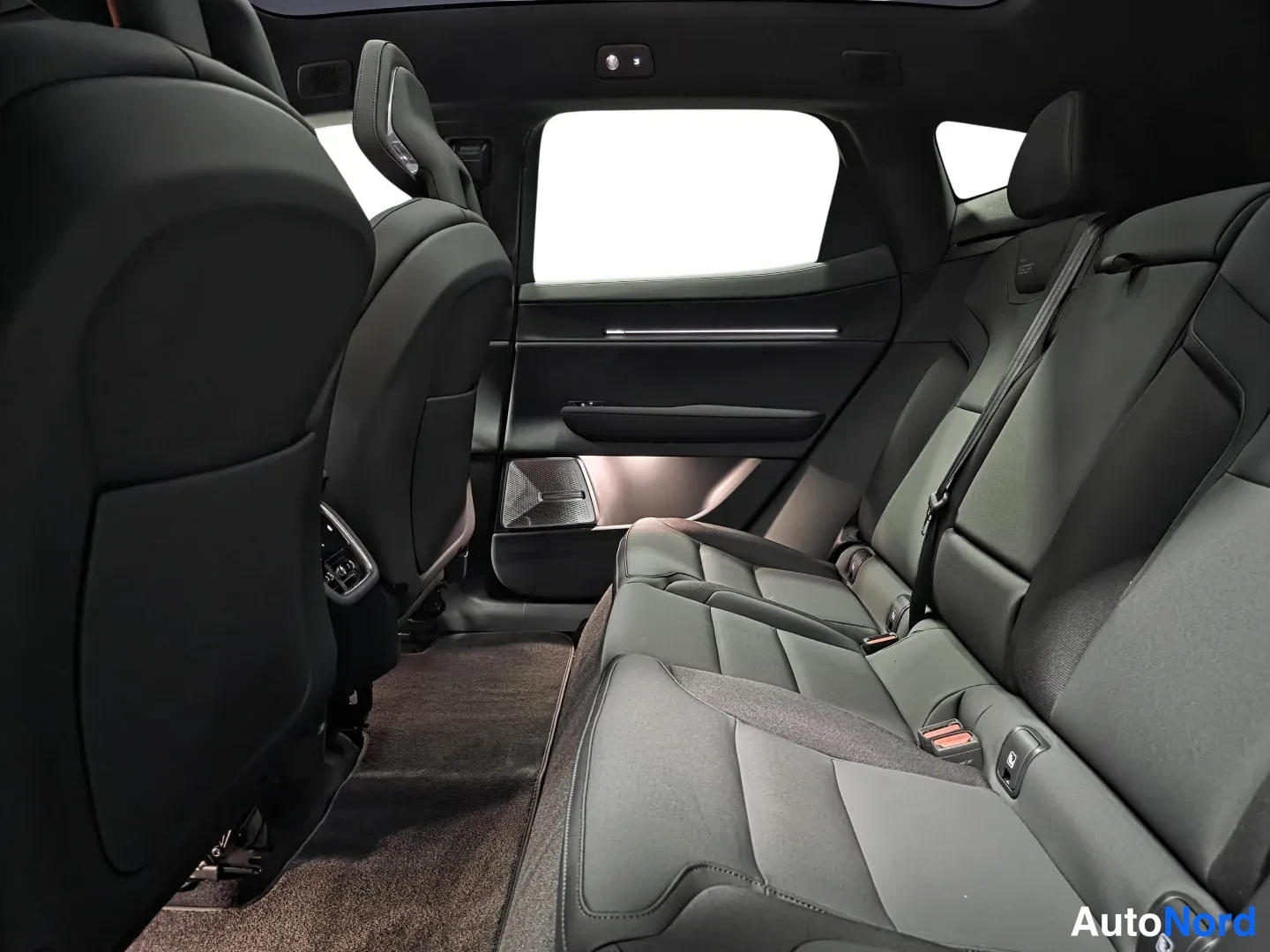 Grey Polestar 3 2025, photo 10