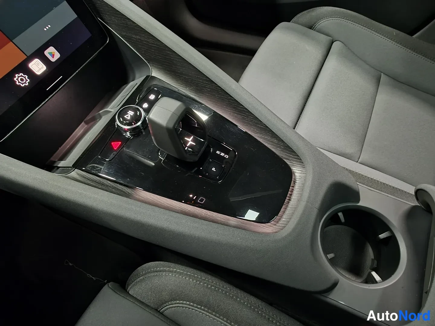 Black Polestar 2 2023, photo 16