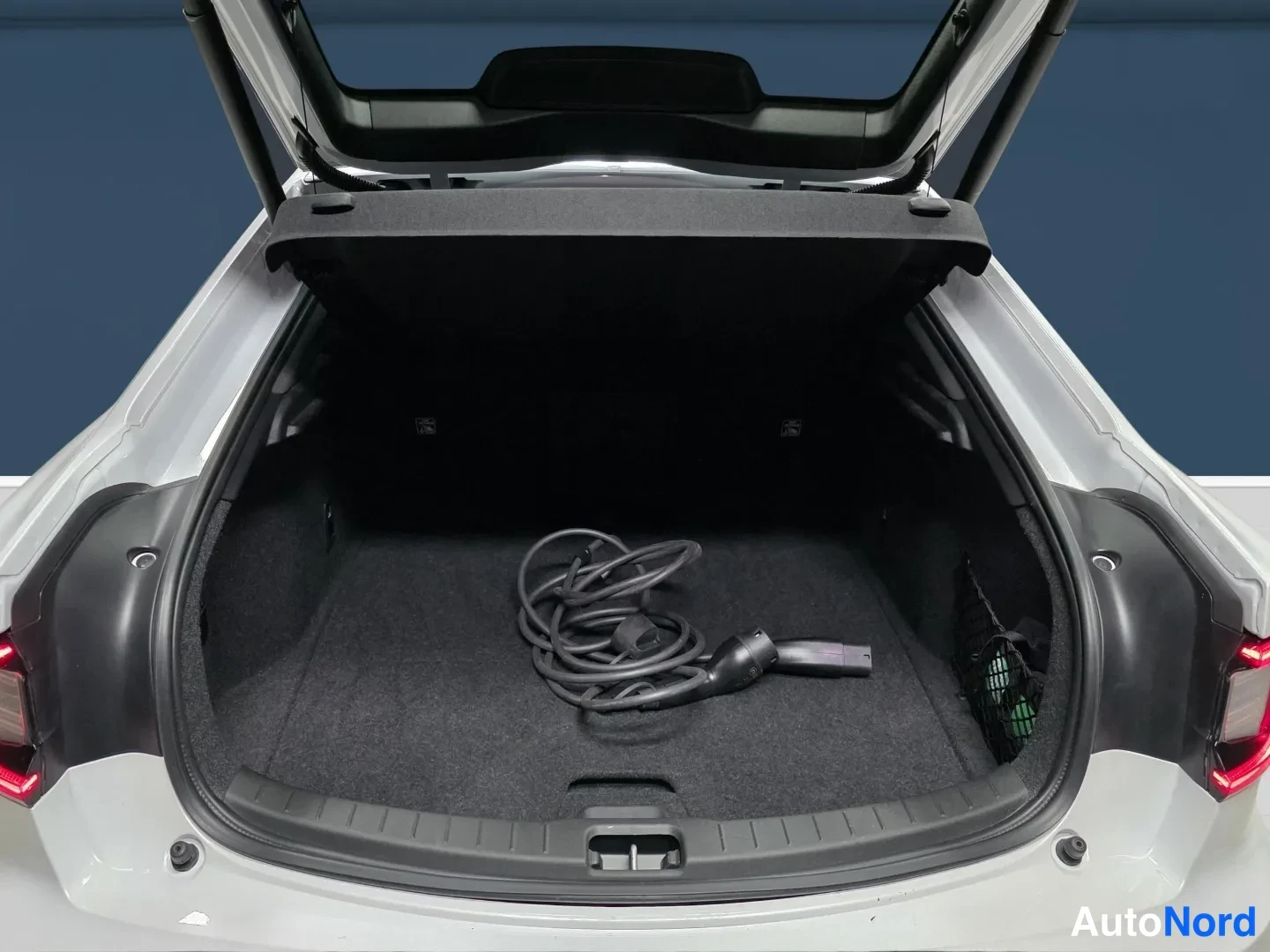 White Polestar 2 2023, photo 7