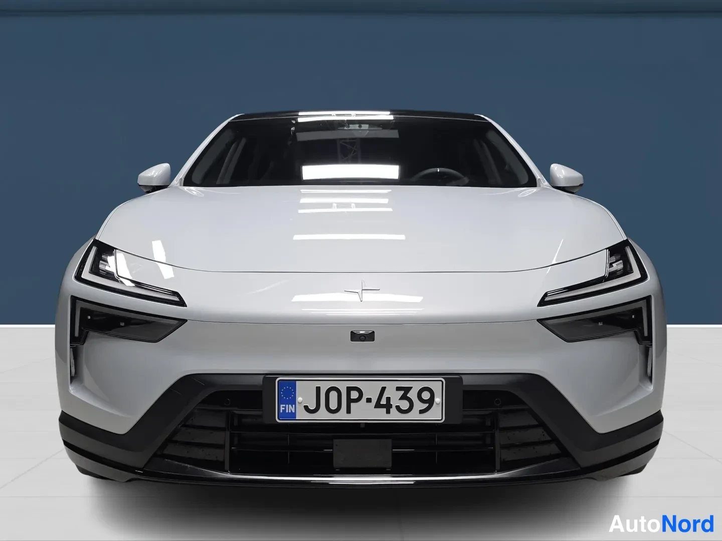 Grey Polestar 4 2026, front, photo 3