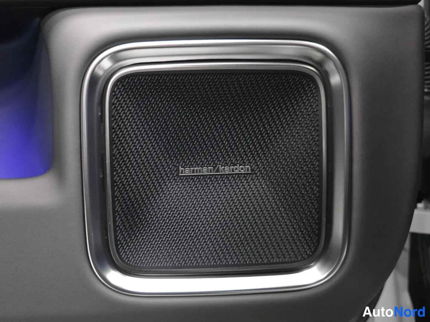 Harmaa Polestar 4 2026, kuva 16