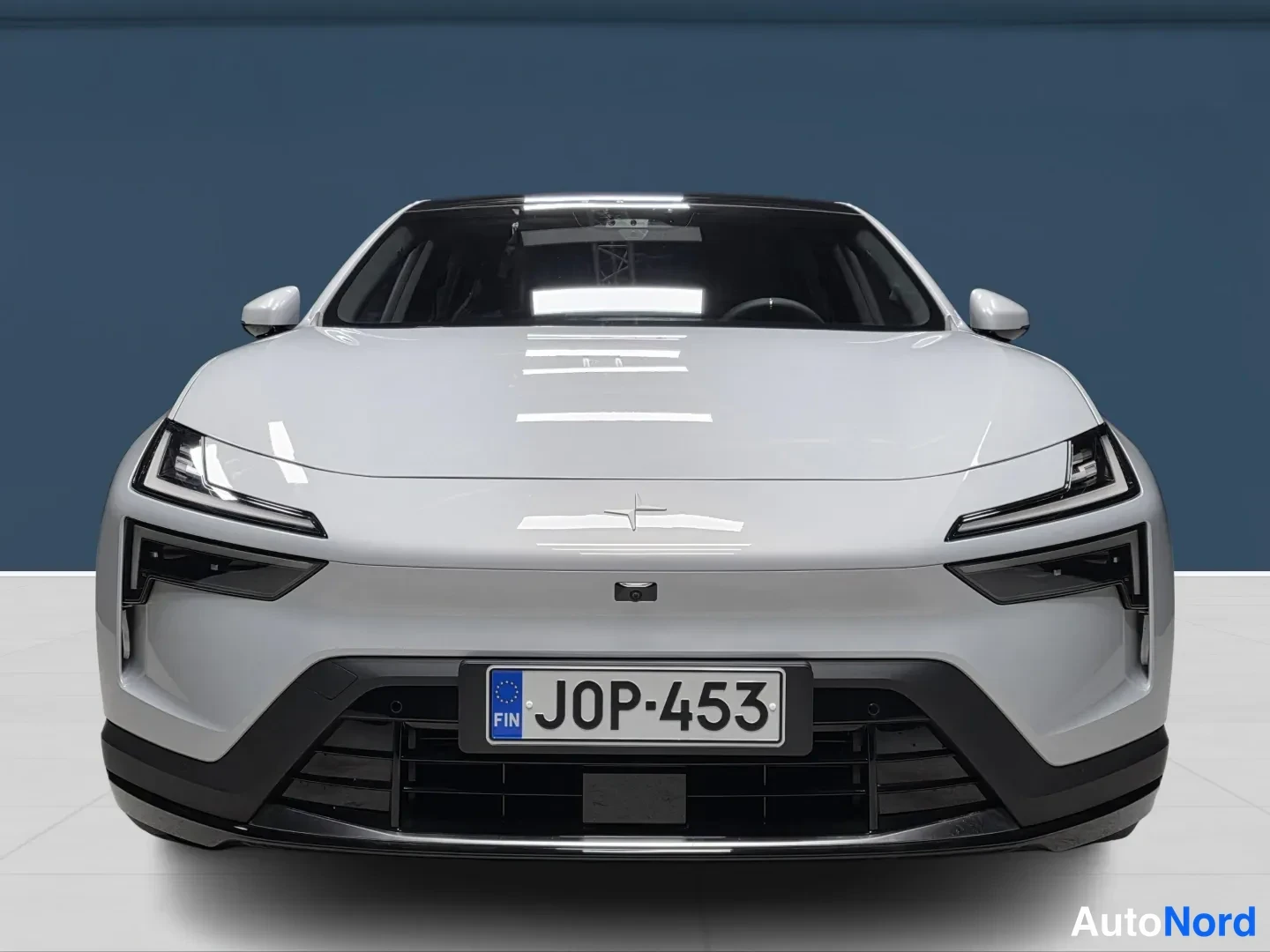 Grey Polestar 4 2026, front, photo 3