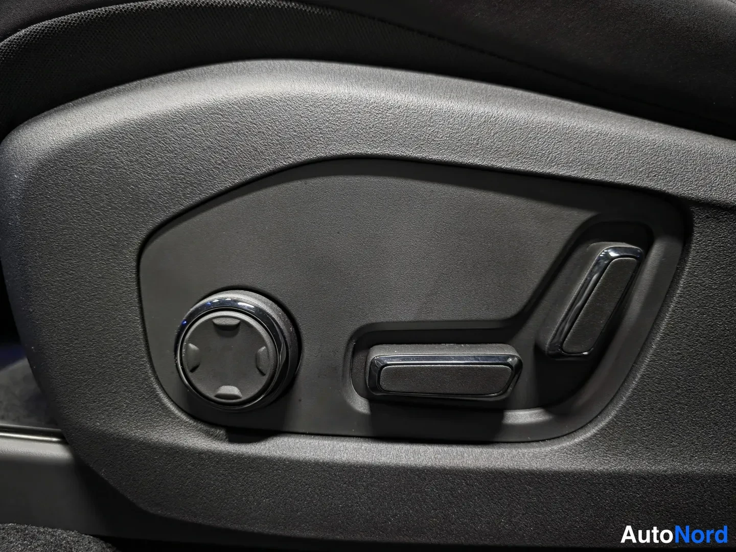 Grey Polestar 4 2026, photo 15