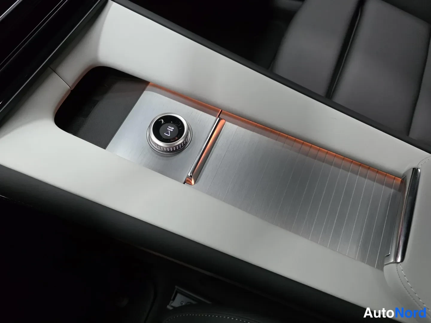 Grey Polestar 4 2026, photo 14