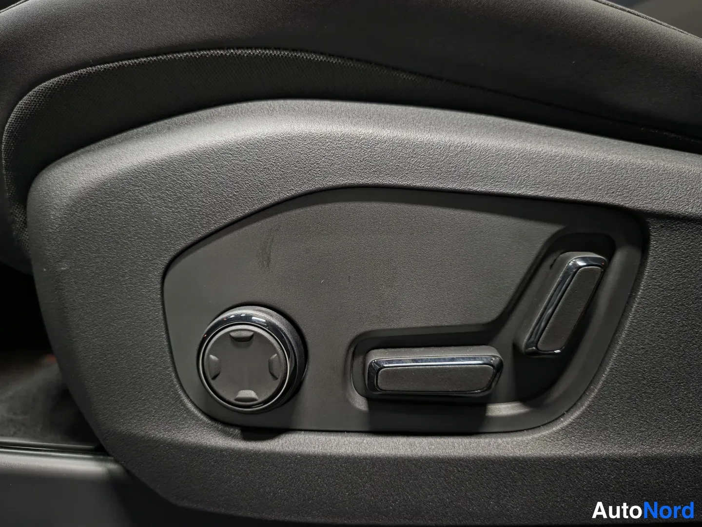 Grey Polestar 4 2026, photo 15
