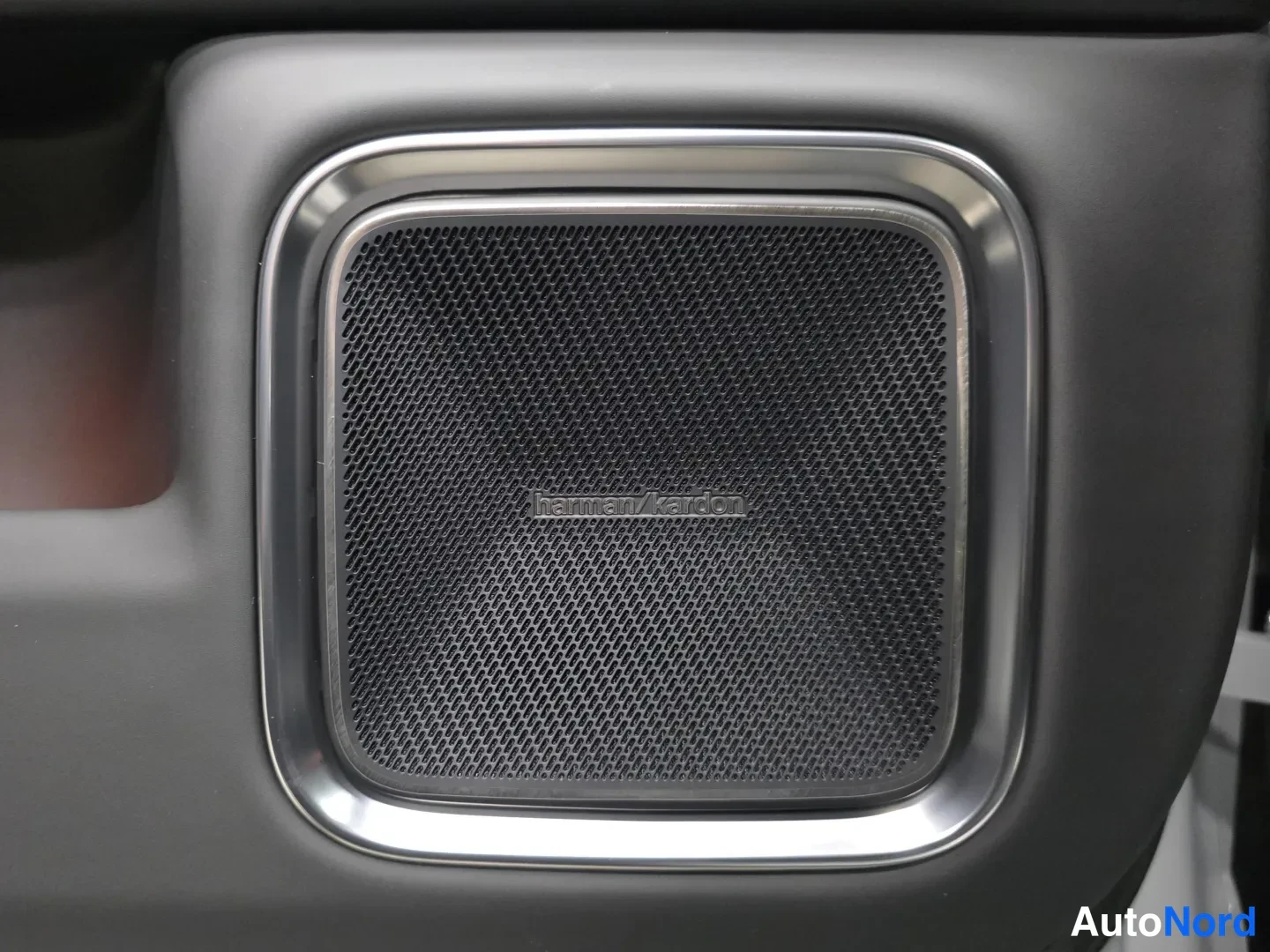 Grey Polestar 4 2026, photo 16