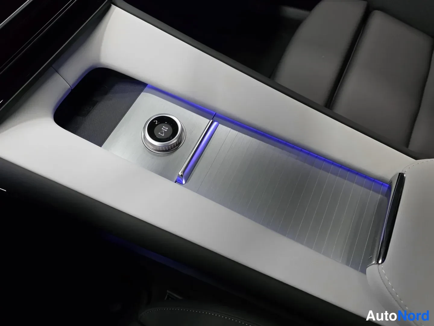 Grey Polestar 4 2026, photo 14