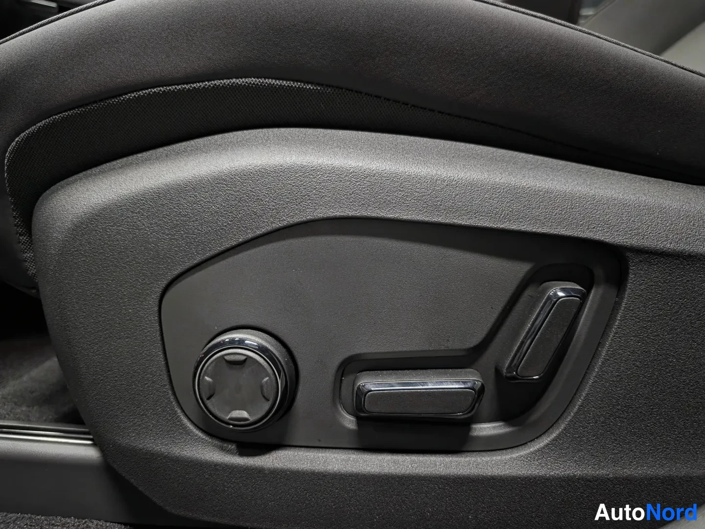Grey Polestar 4 2026, photo 18