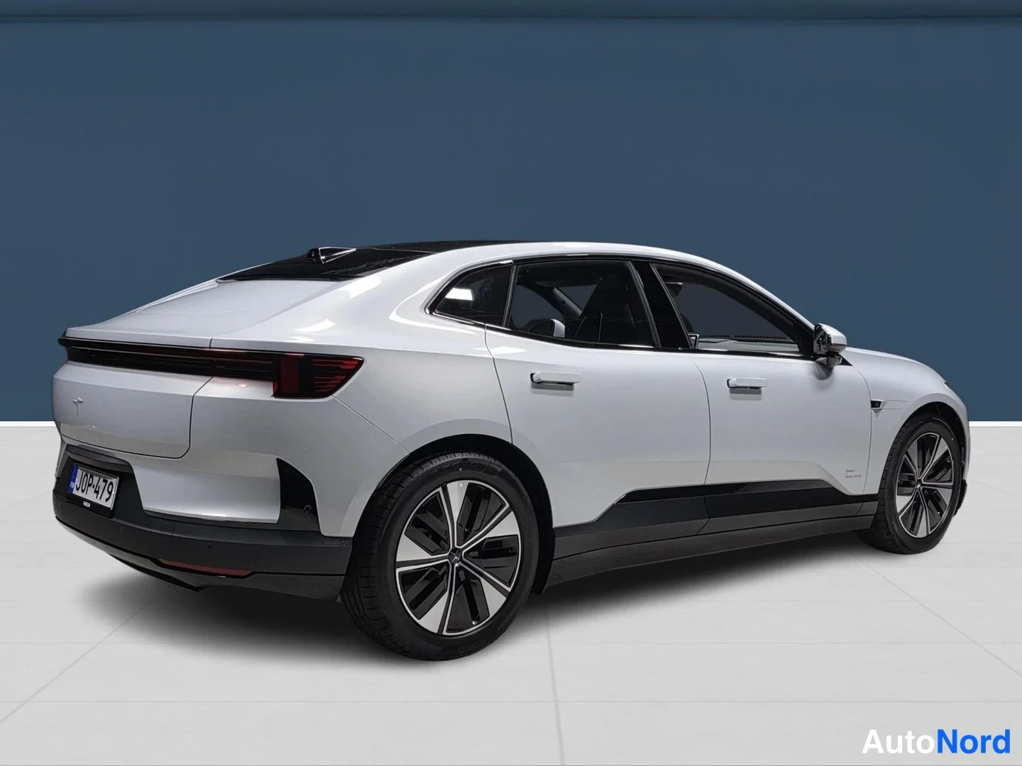 Harmaa Polestar 4 2026, takaviisto, kuva 5