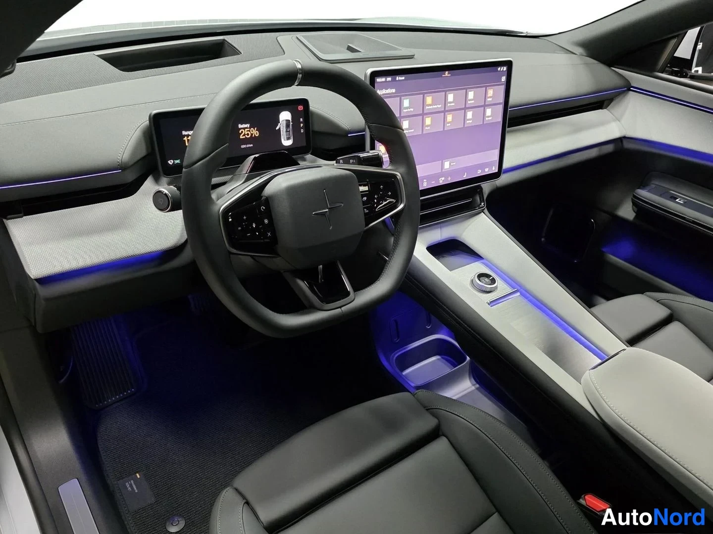 Harmaa Polestar 4 2026, kuva 10