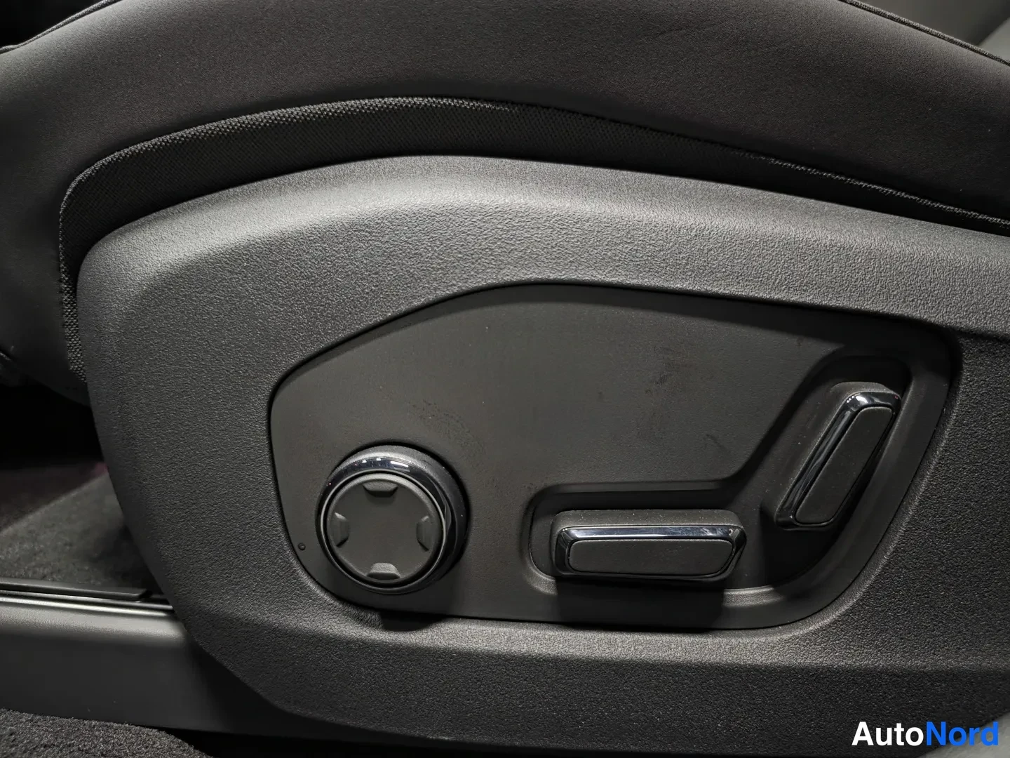 Grey Polestar 4 2026, photo 17
