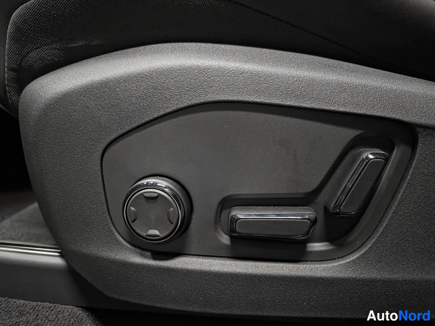 Grey Polestar 4 2026, photo 15