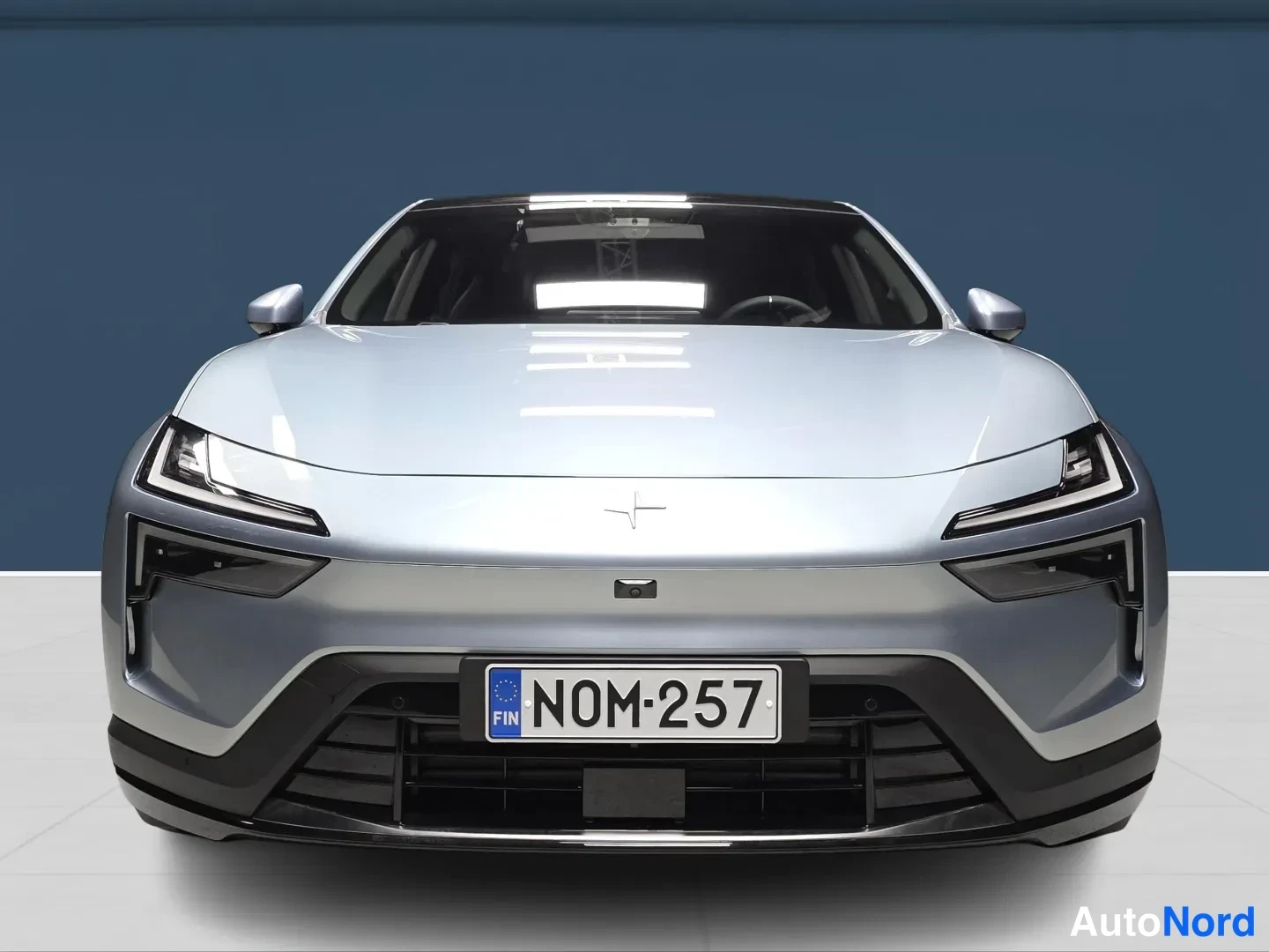 Sininen Polestar 4 2026, edestä, kuva 3