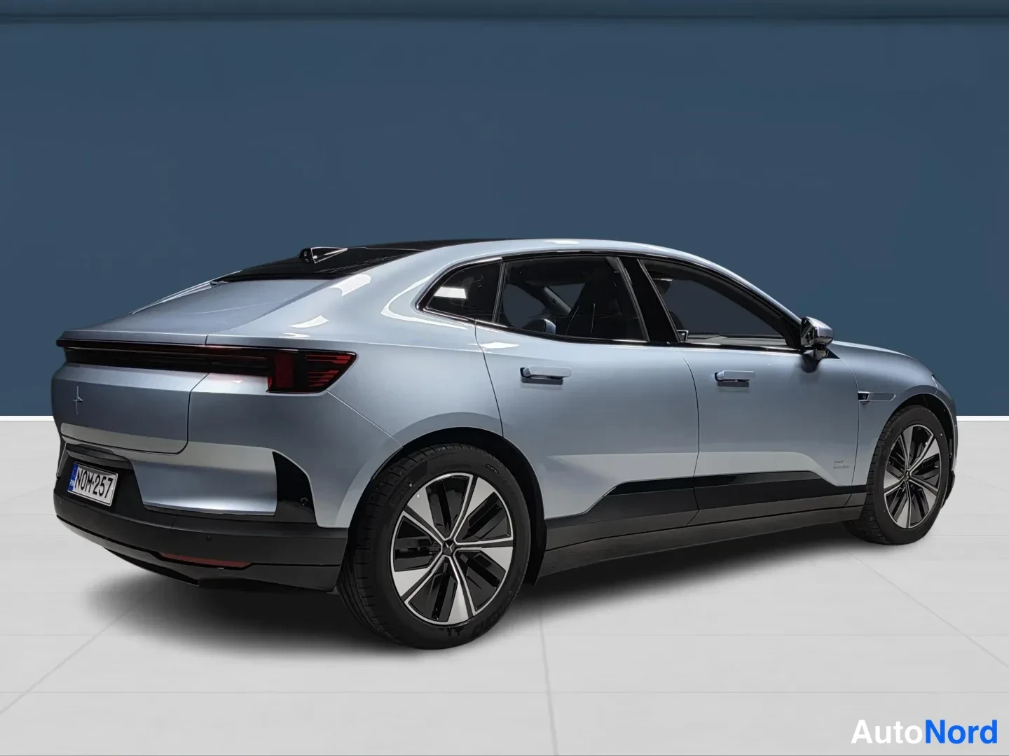 Sininen Polestar 4 2026, takaviisto, kuva 4