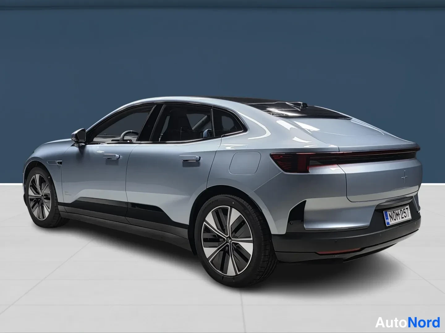 Sininen Polestar 4 2026, takaviisto, kuva 5