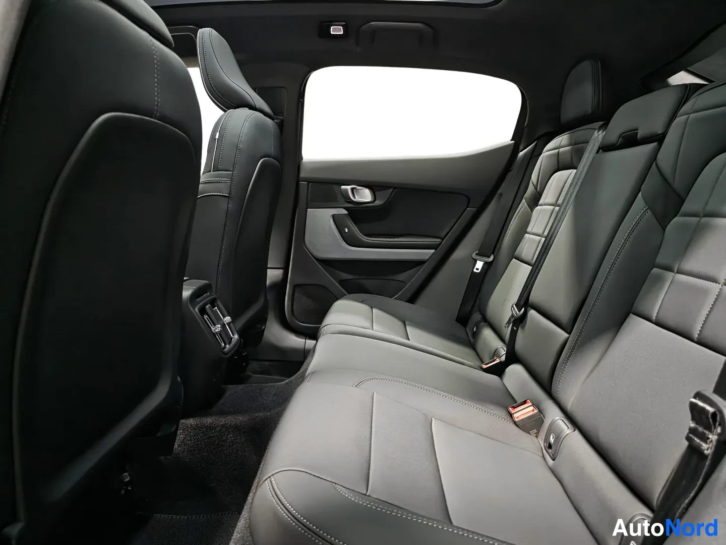 Grey Polestar 2 2026, photo 9
