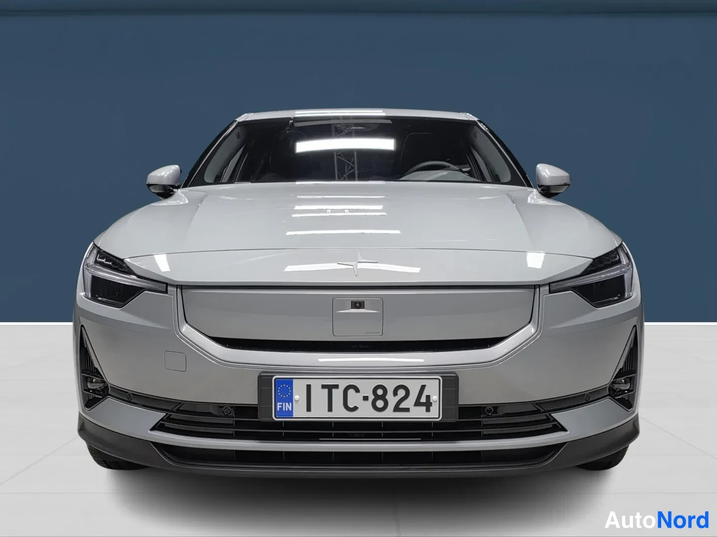 Harmaa Polestar 2 2026, edestä, kuva 3