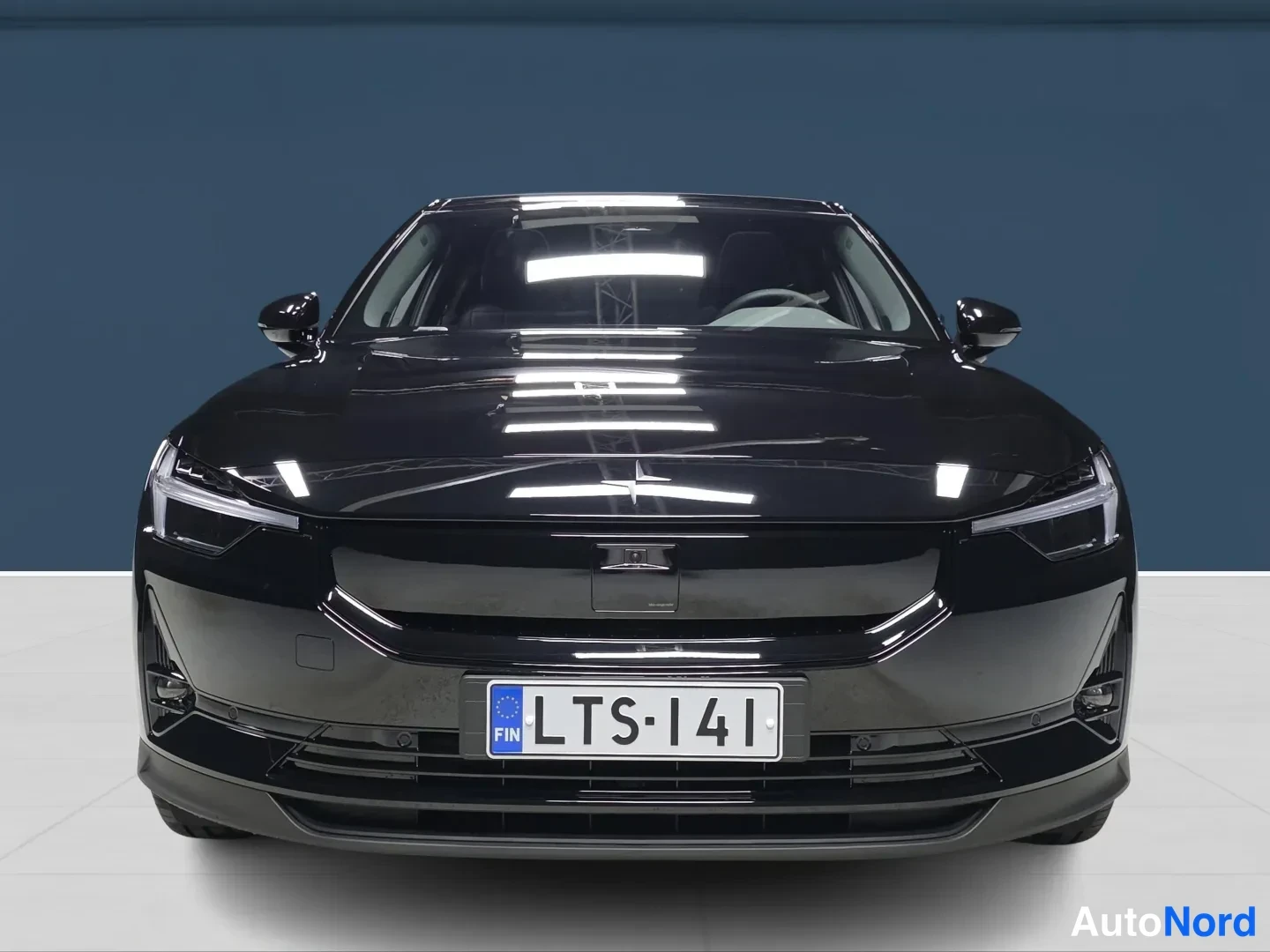 Musta Polestar 2 2027, edestä, kuva 3