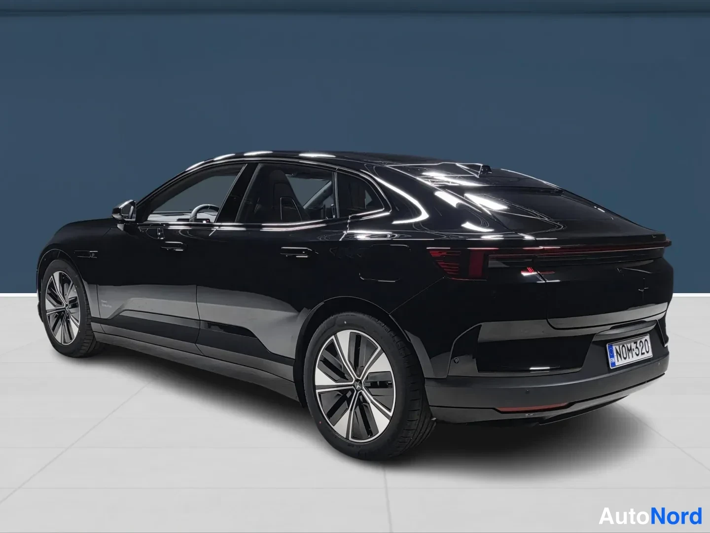 Black Polestar 4 2026, rear three-quarter, photo 5