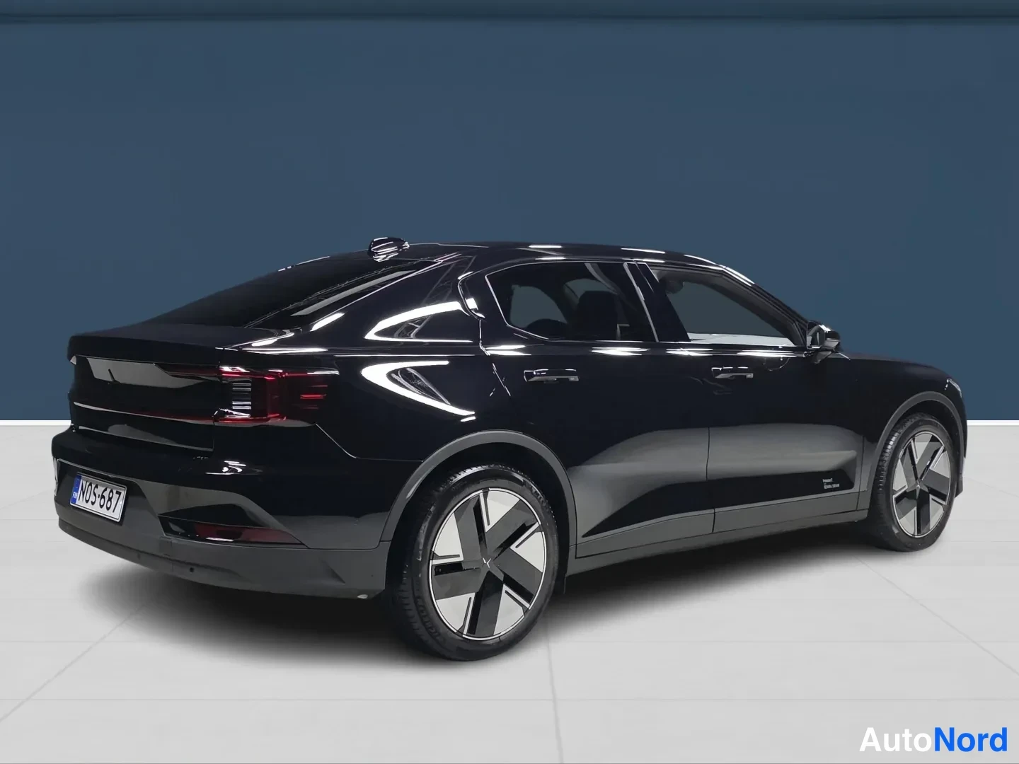 Musta Polestar 2 2027, takaviisto, kuva 4