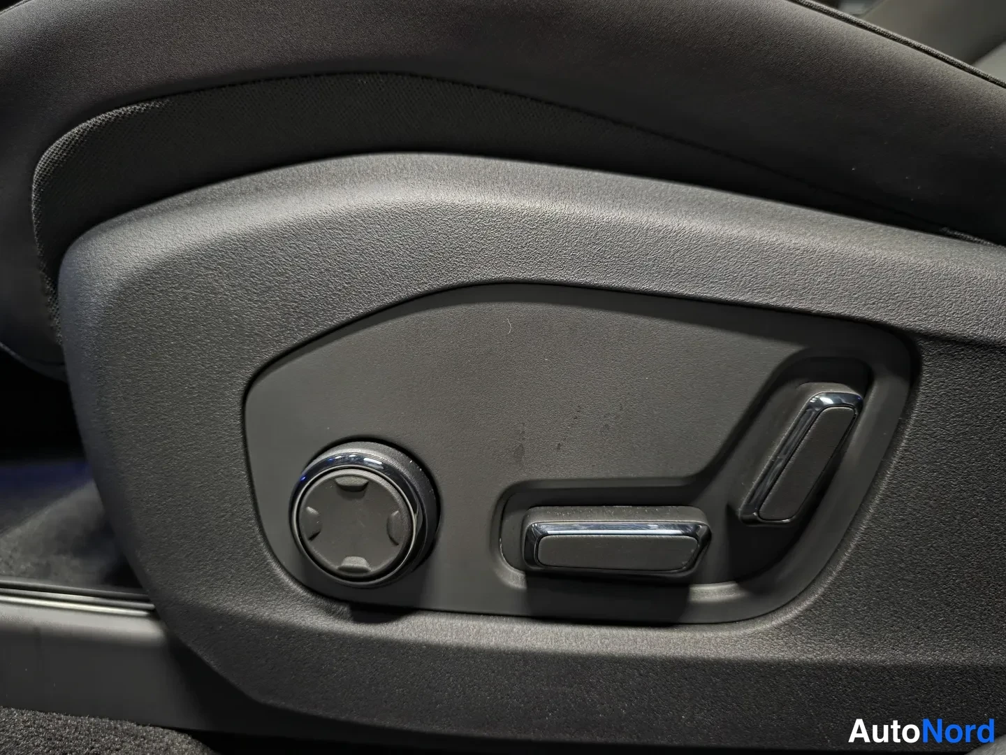 Grey Polestar 4 2026, photo 14