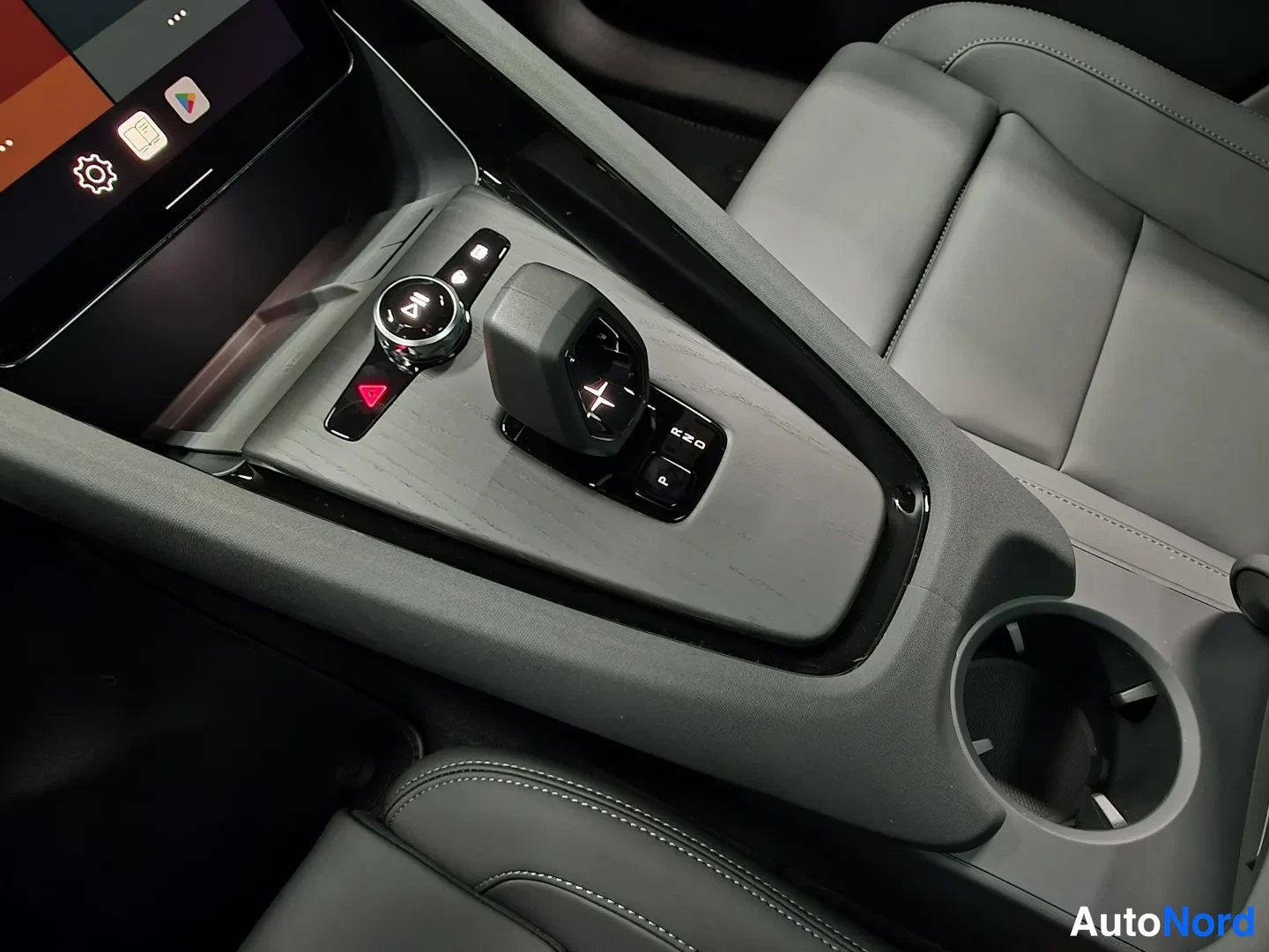 Grey Polestar 2 2027, photo 13