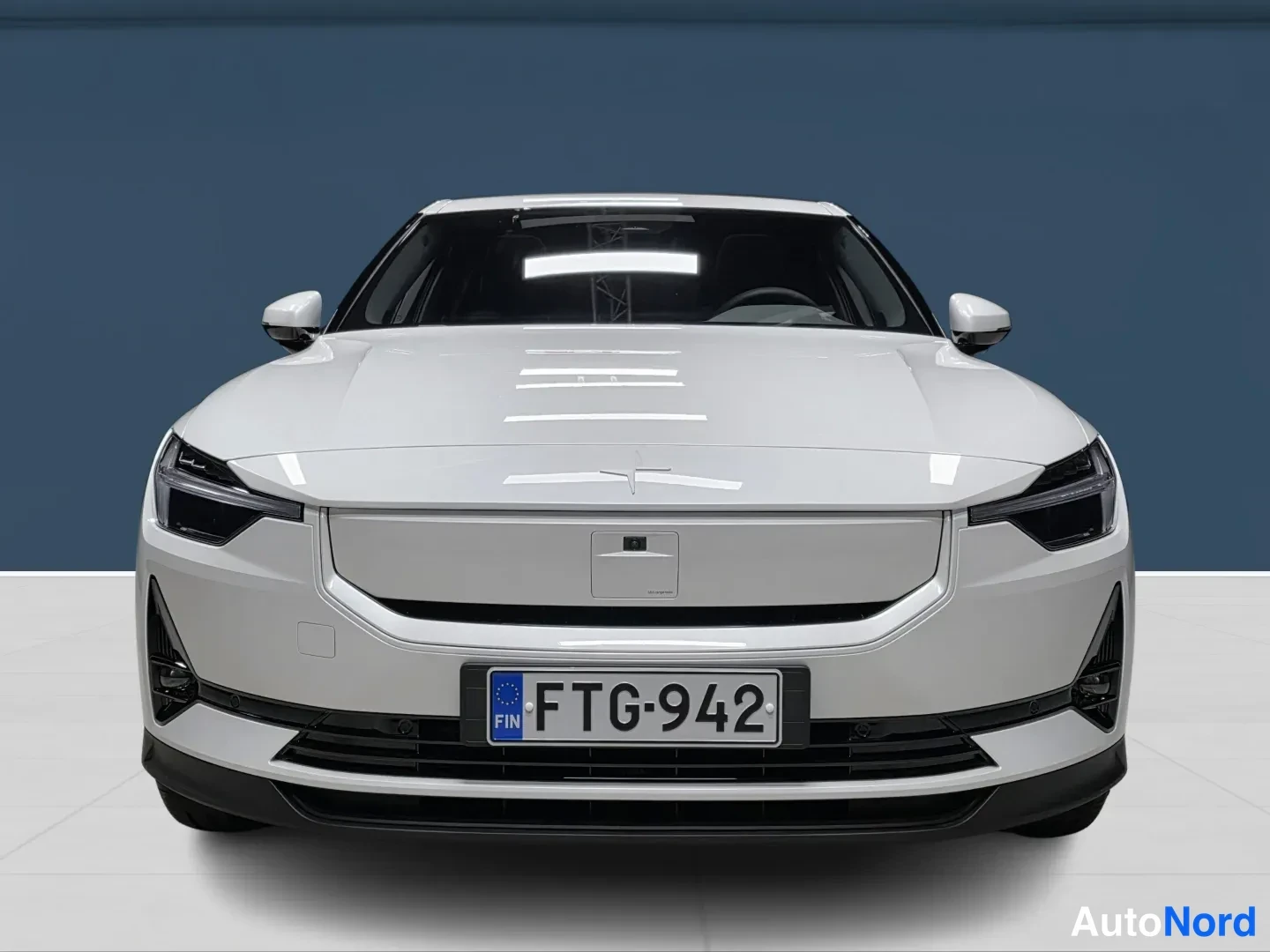 White Polestar 2 2026, photo 3