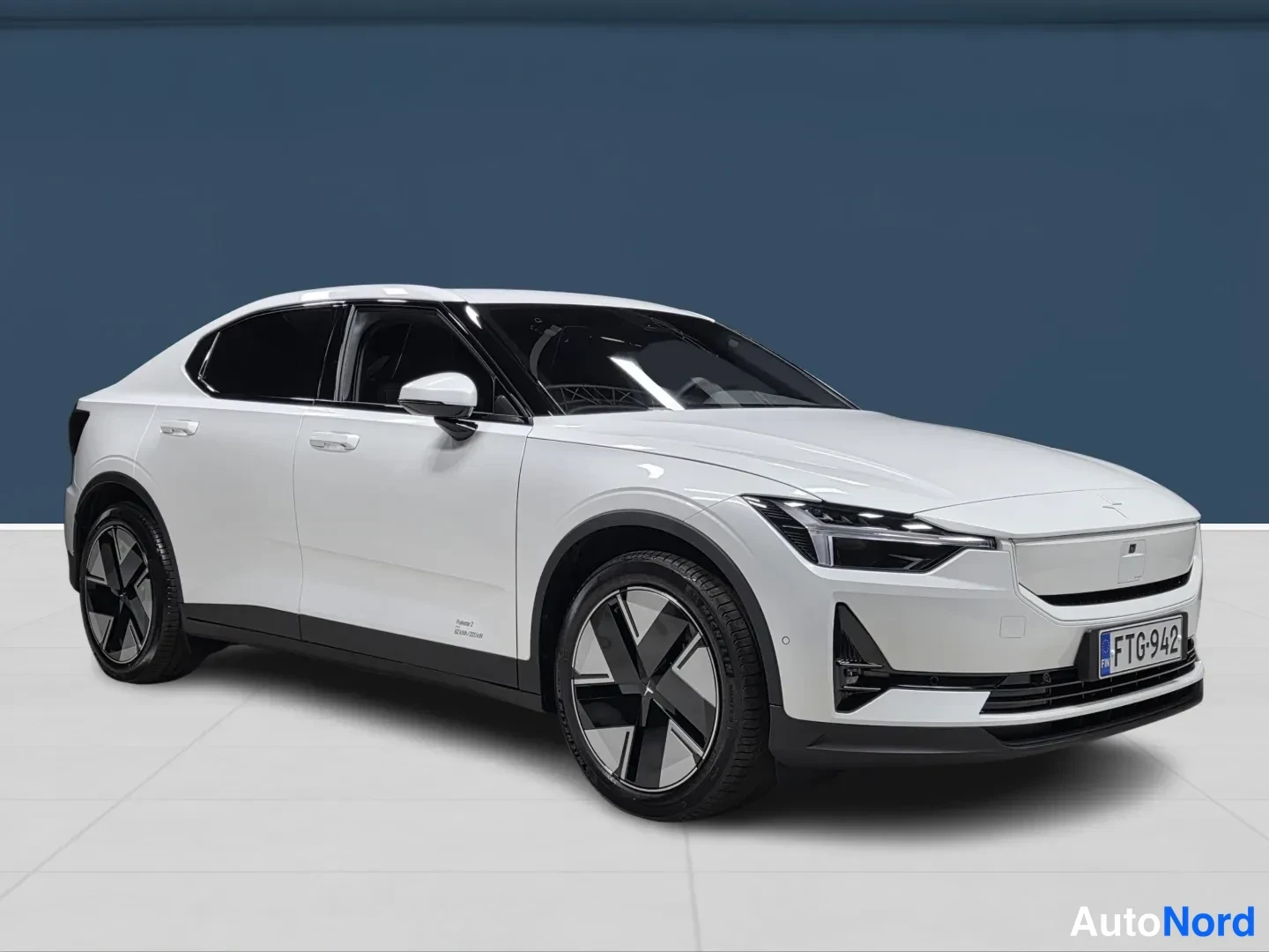 White Polestar 2 2026, photo 2