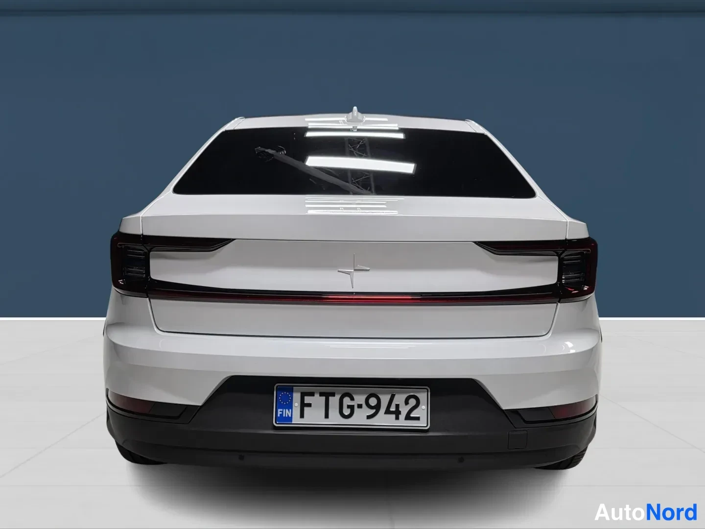 White Polestar 2 2026, photo 6