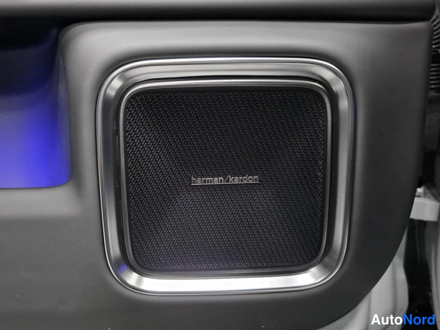 Grey Polestar 4 2026, photo 16