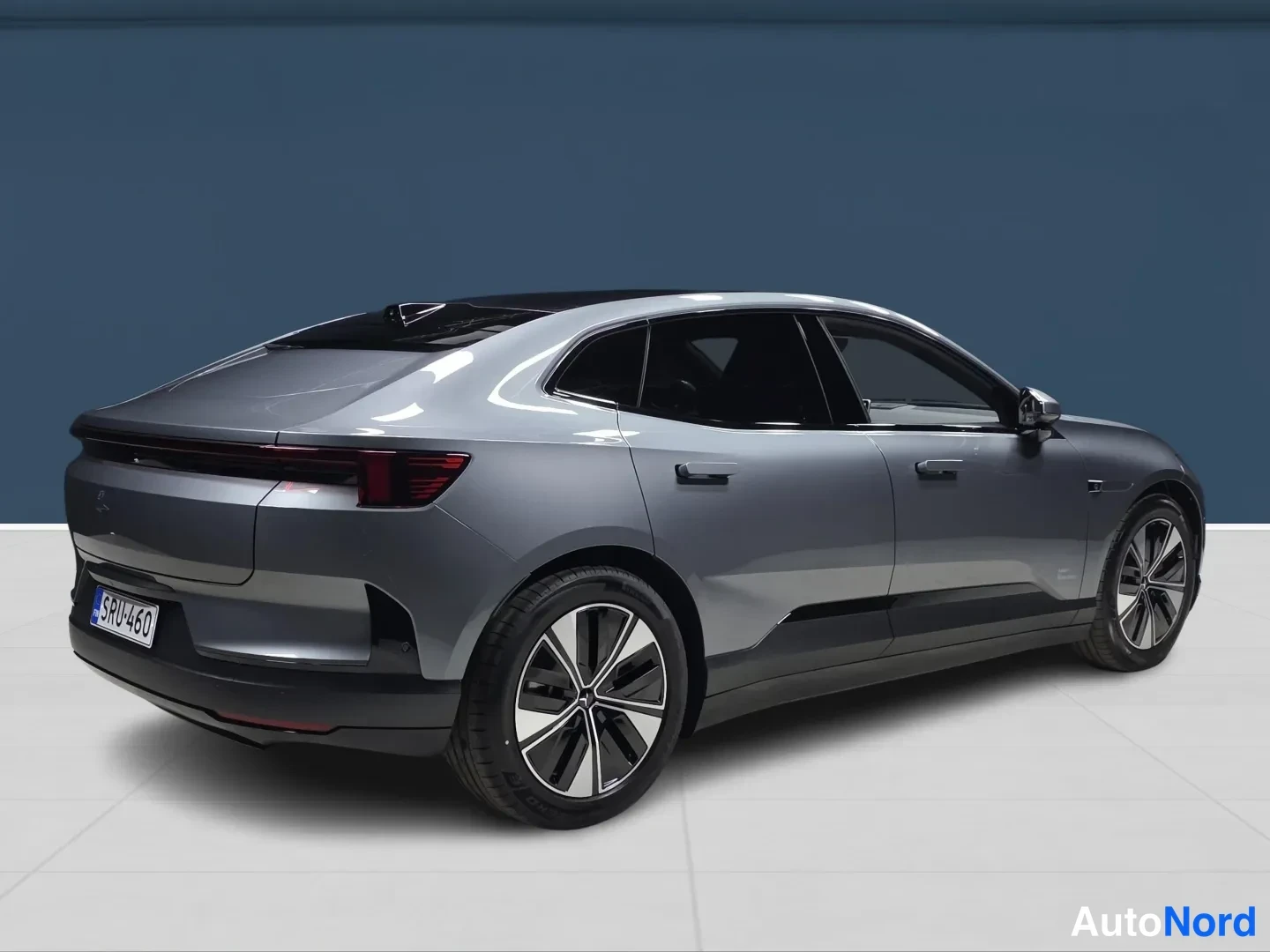 Grey Polestar 4 2026, rear three-quarter, photo 3